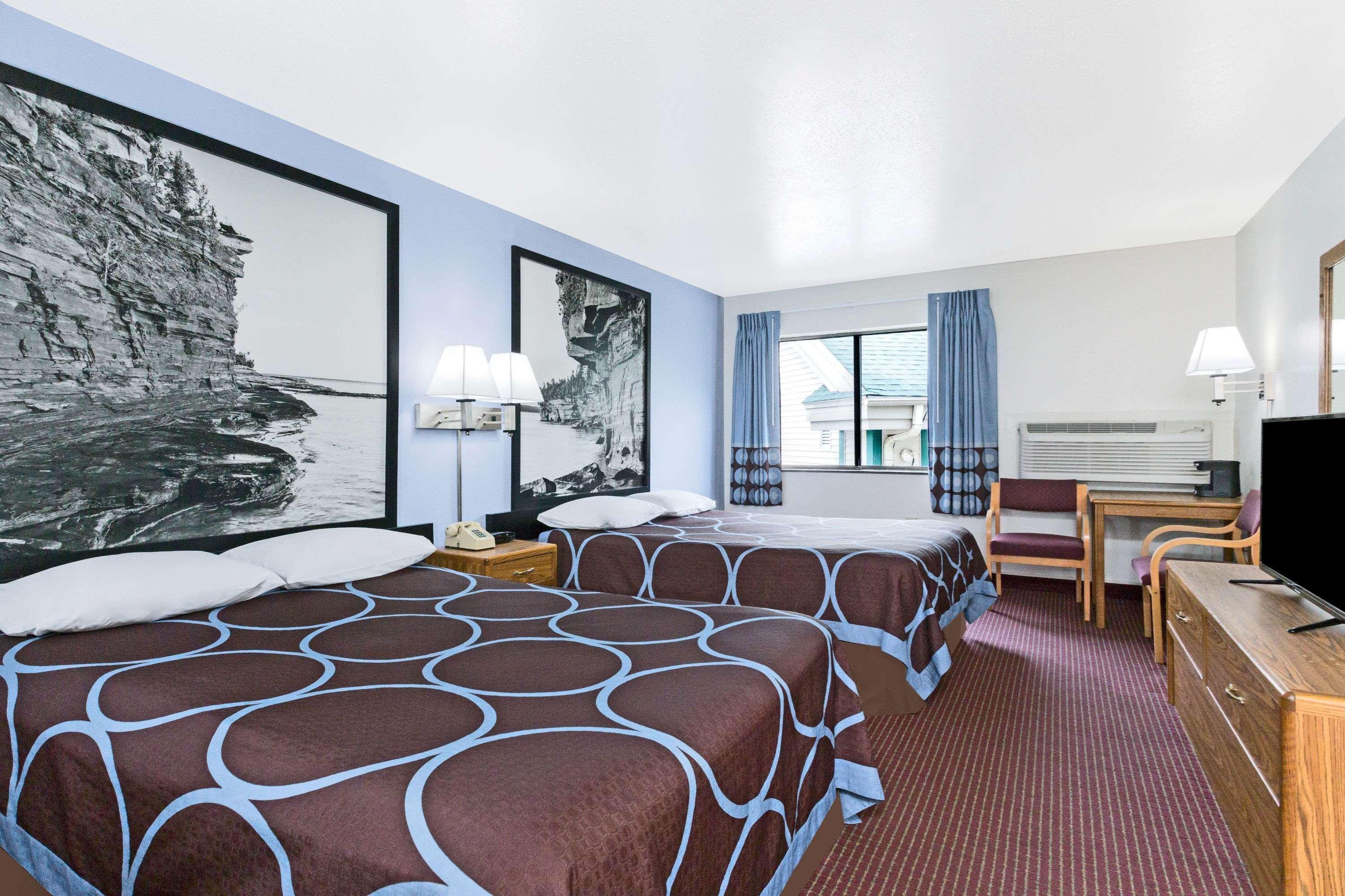 Super 8 By Wyndham Wisconsin Dells Hotel Eksteriør billede
