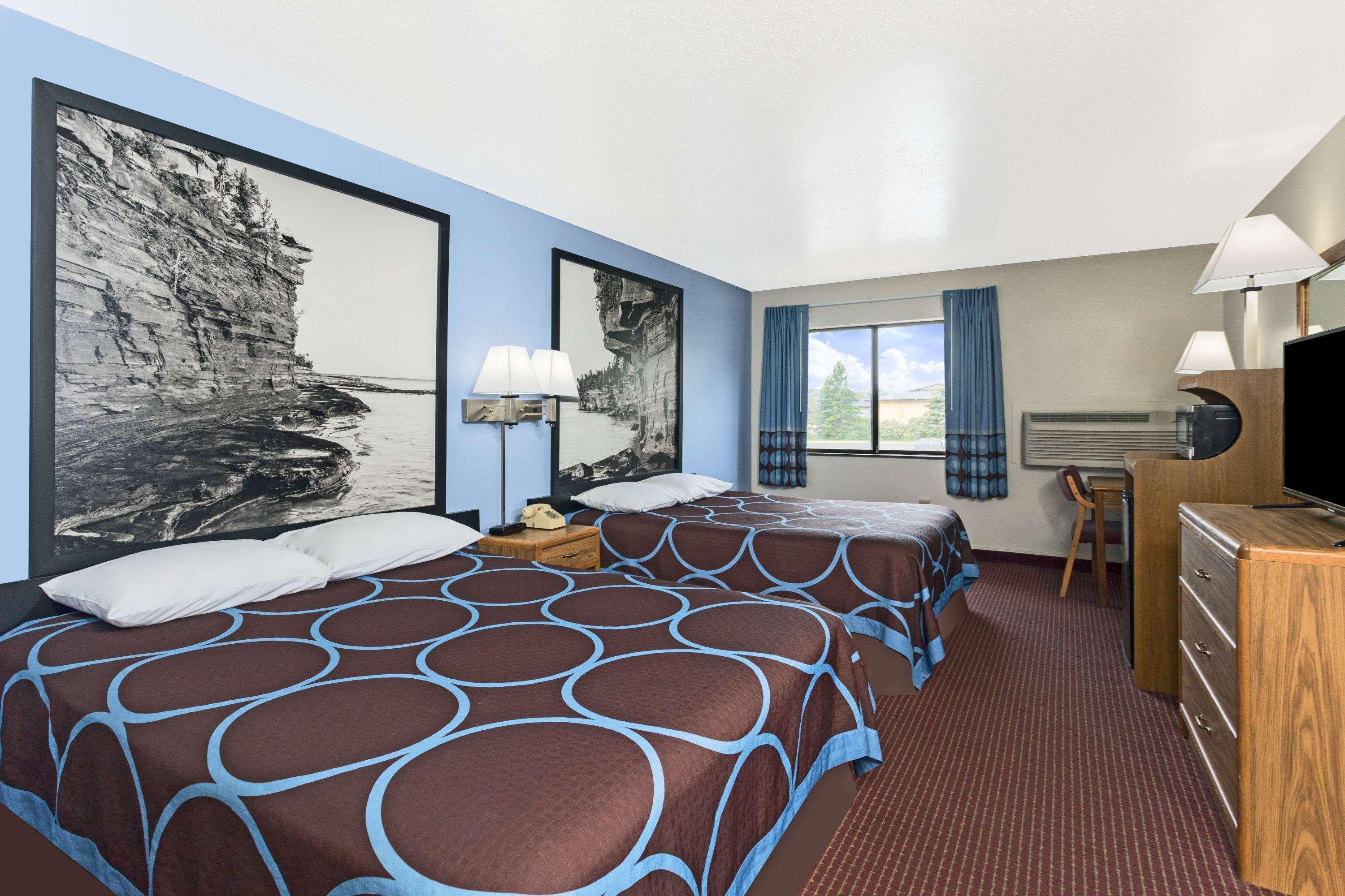 Super 8 By Wyndham Wisconsin Dells Hotel Eksteriør billede