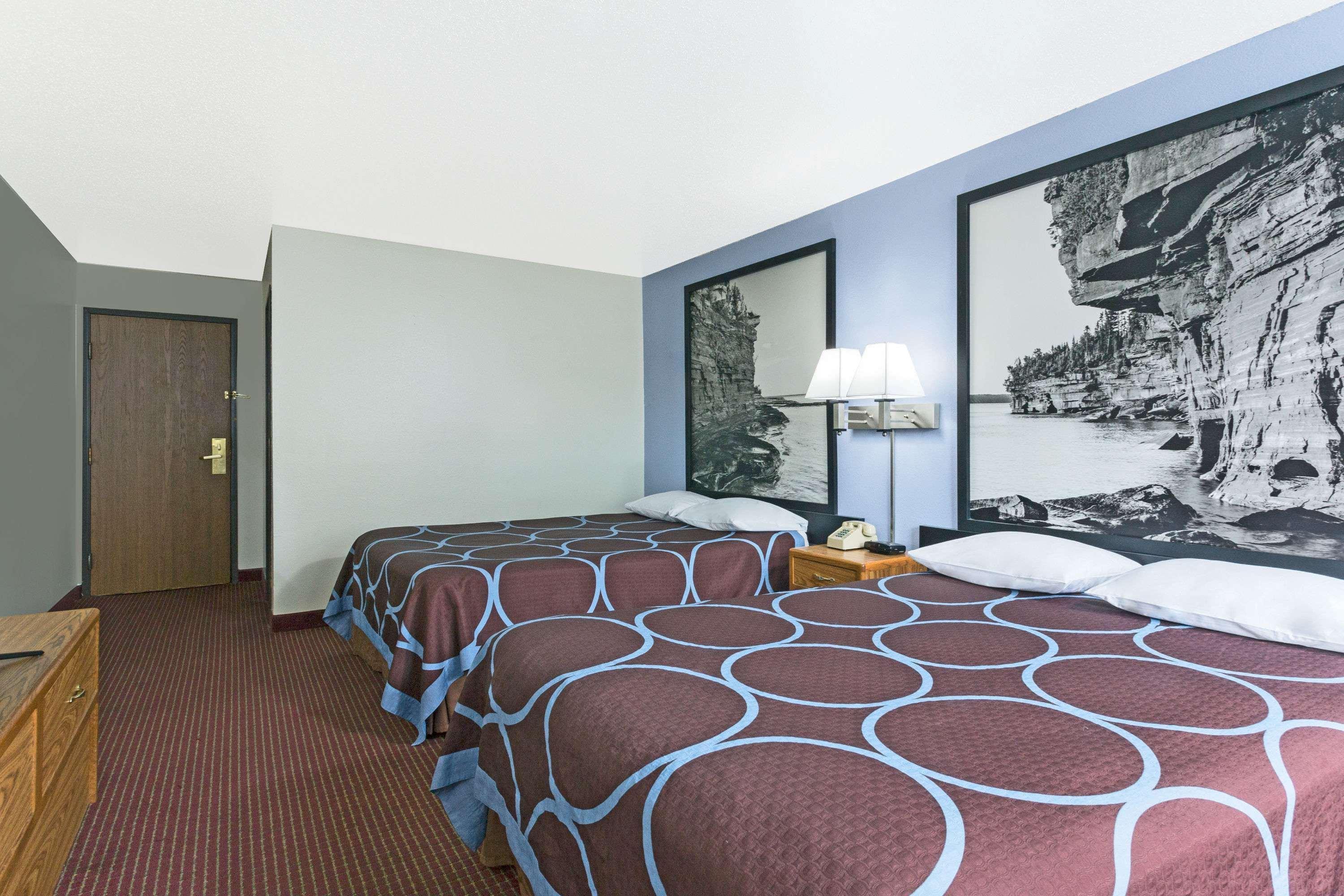 Super 8 By Wyndham Wisconsin Dells Hotel Eksteriør billede