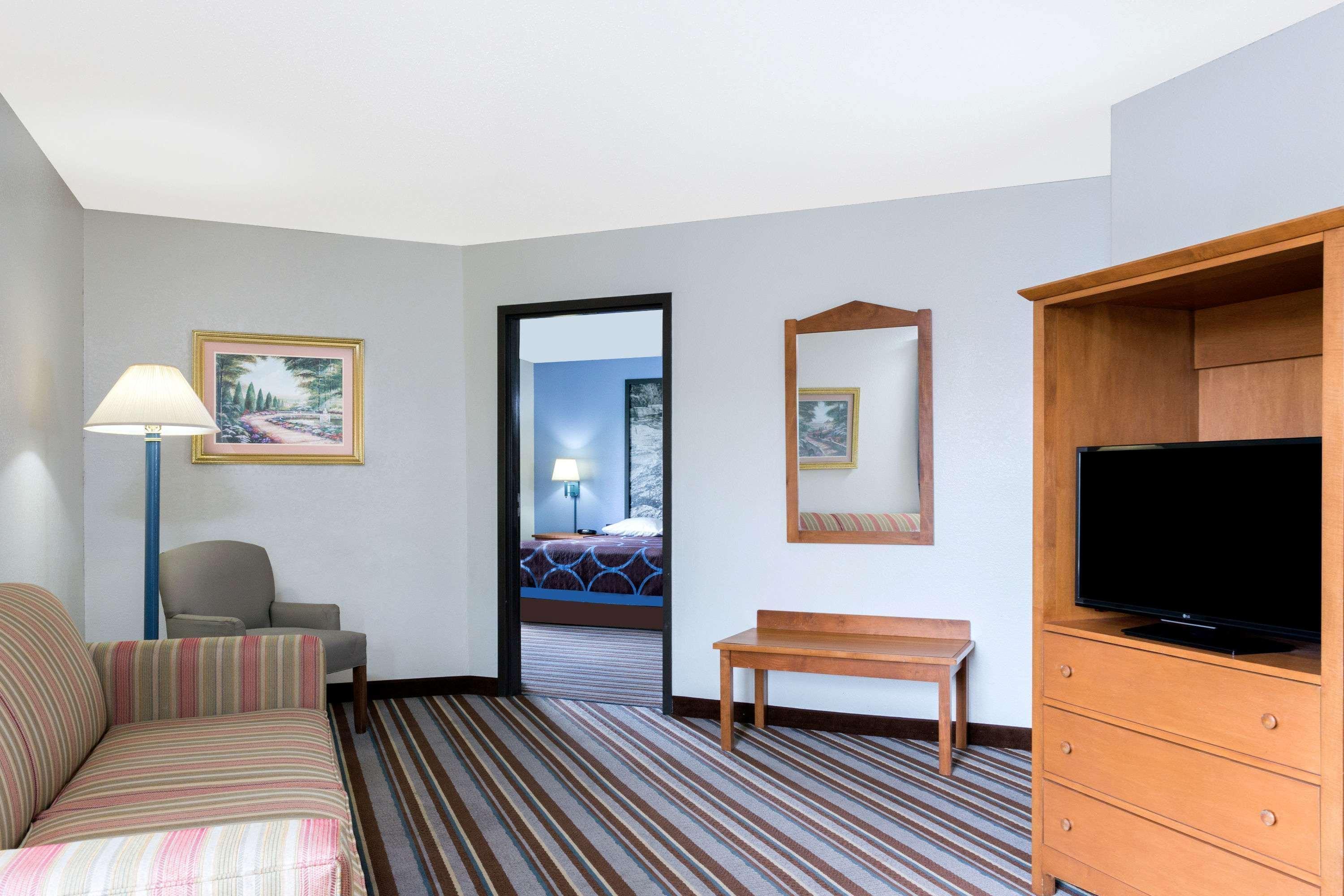 Super 8 By Wyndham Wisconsin Dells Hotel Eksteriør billede